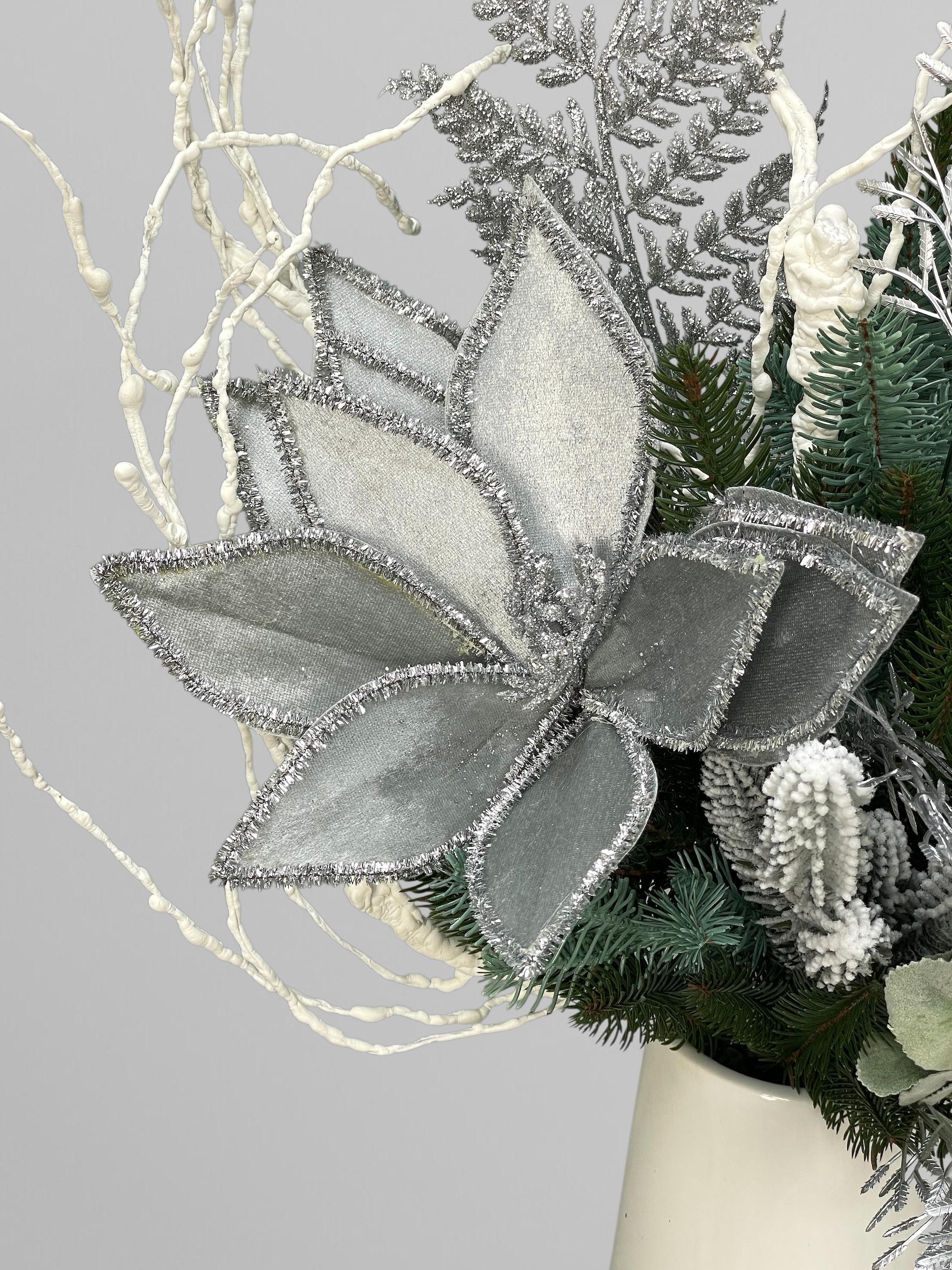 Букет новогодний с блестящими цветами и хвоей (А444) - фото 2 Букет новогодний с блестящими цветами и хвоей (А444) - фото 2