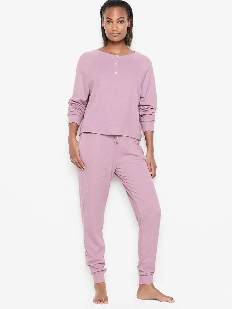 Піжама бавовна сорочка/штани Victoria's Secret Glow Waffle Henley Jogger Set XS Фіолетовий (26536690)