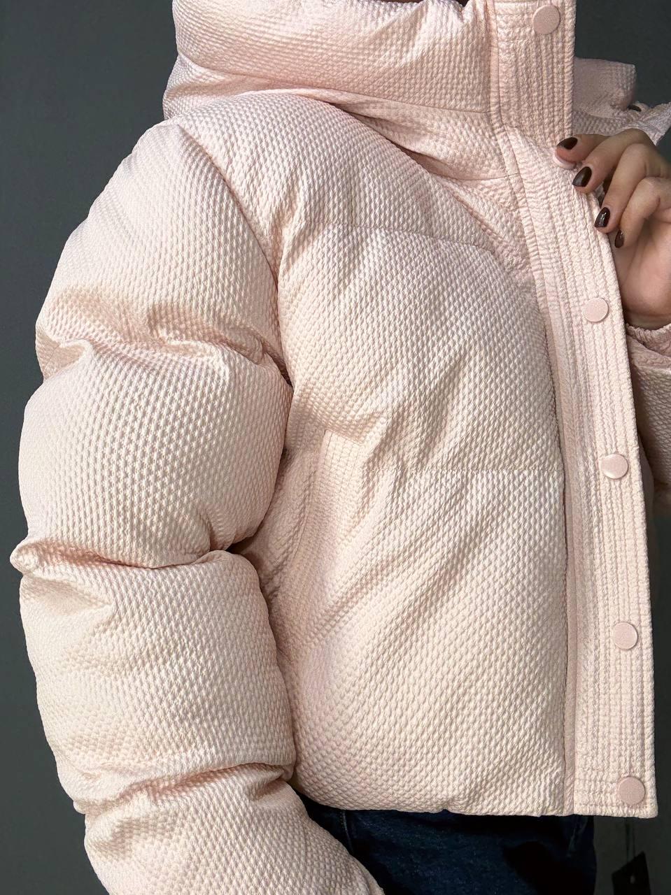 Куртка женская LADY YEP 10039 вафельная пуффер оверсайз с капюшоном р. 44 Пудровый (4886) - фото 7 Куртка женская LADY YEP 10039 вафельная пуффер оверсайз с капюшоном р. 44 Пудровый (4886) - фото 7