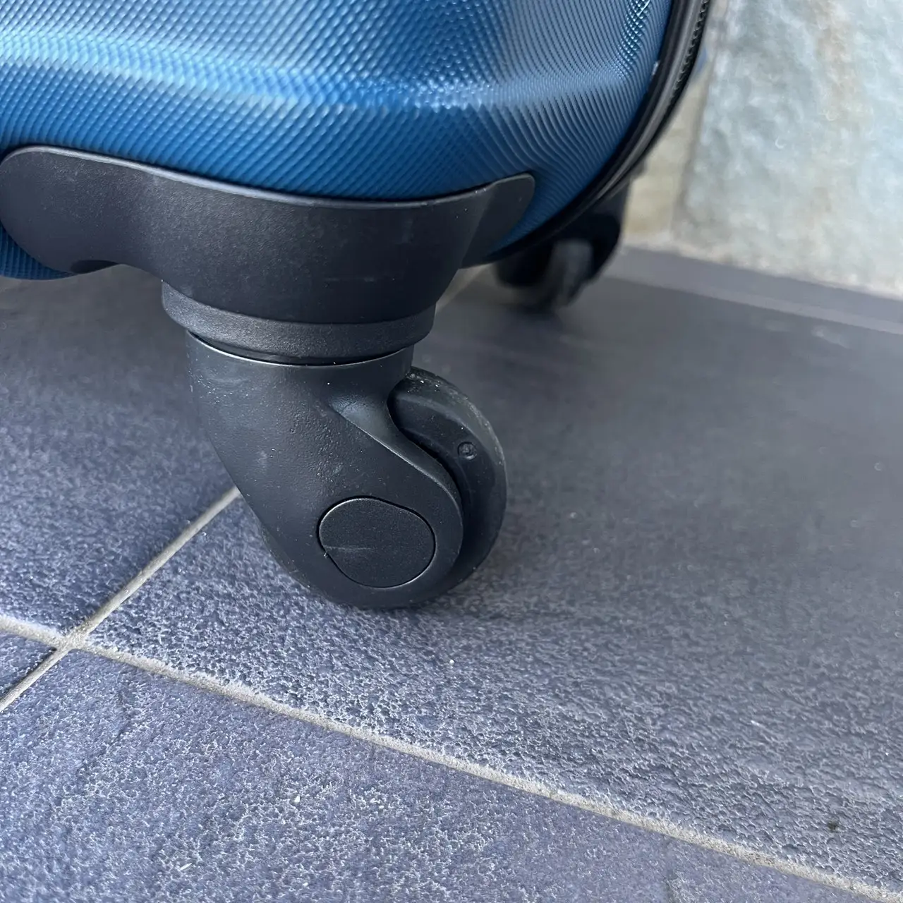 Чемодан дорожный Bloom 1507 М 63 л Светло-синий - фото 5 Чемодан дорожный Bloom 1507 М 63 л Светло-синий - фото 5