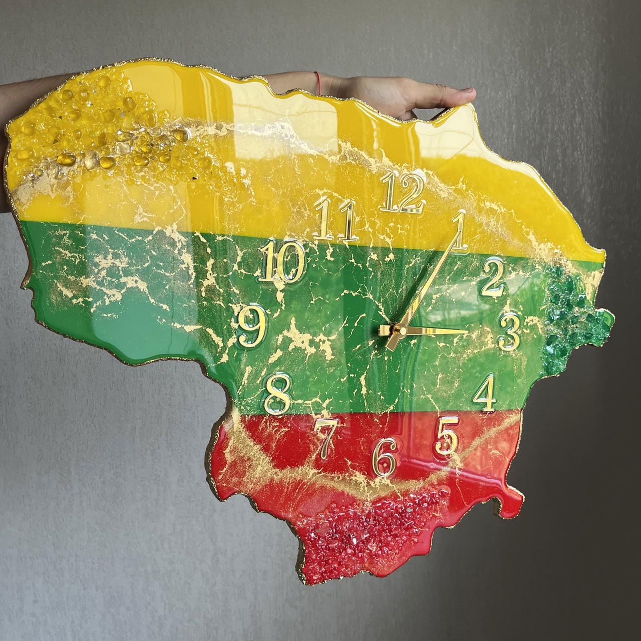 Часы настенные из эпоксидной смолы Карта Литвы 70х52 см