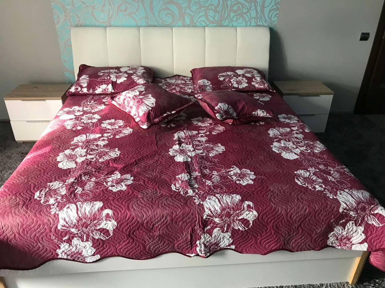 Покривало євро 220х240 см з наволочками 2 шт. 50x70 см/2 шт. 50x50 см Червоний (П4К-Al-pokr4-009) Покривало євро 220х240 см з наволочками 2 шт. 50x70 см/2 шт. 50x50 см Червоний (П4К-Al-pokr4-009)