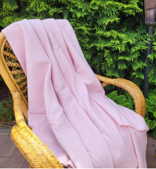 Покрывало Пике Вафелька 140x220 см Светло-розовый (11210) - фото 1 Покрывало Пике Вафелька 140x220 см Светло-розовый (11210) - фото 1