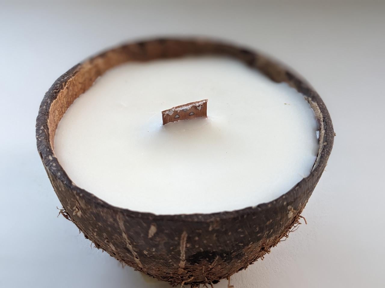 Свеча натуральная из соевого воска в кокосовой скорлупе (2464900931)