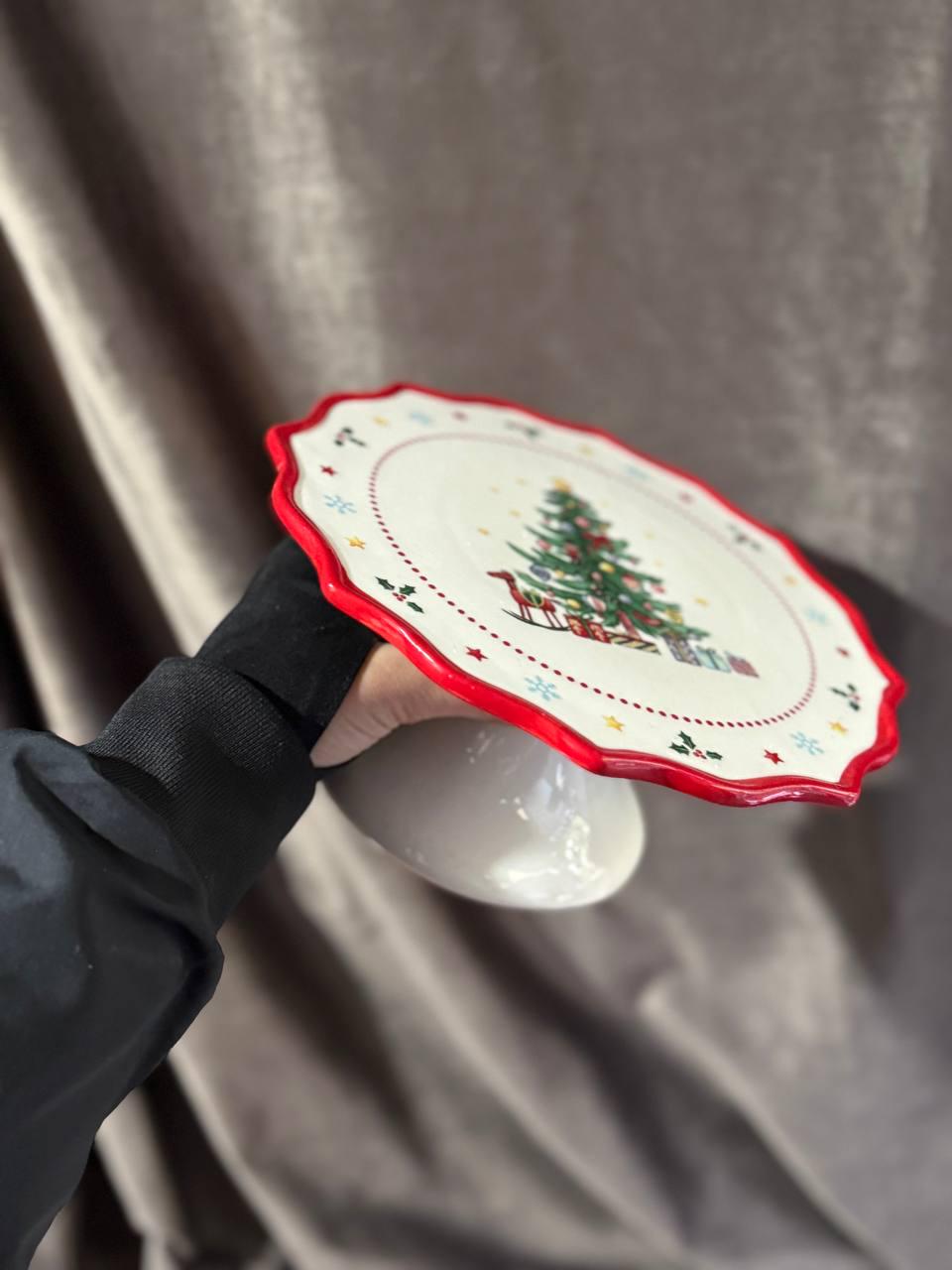 Тортівниця на ніжці новорічна YIWU New Year з порцеляни 21 см (CR-1-6) - фото 5 Тортівниця на ніжці новорічна YIWU New Year з порцеляни 21 см (CR-1-6) - фото 5