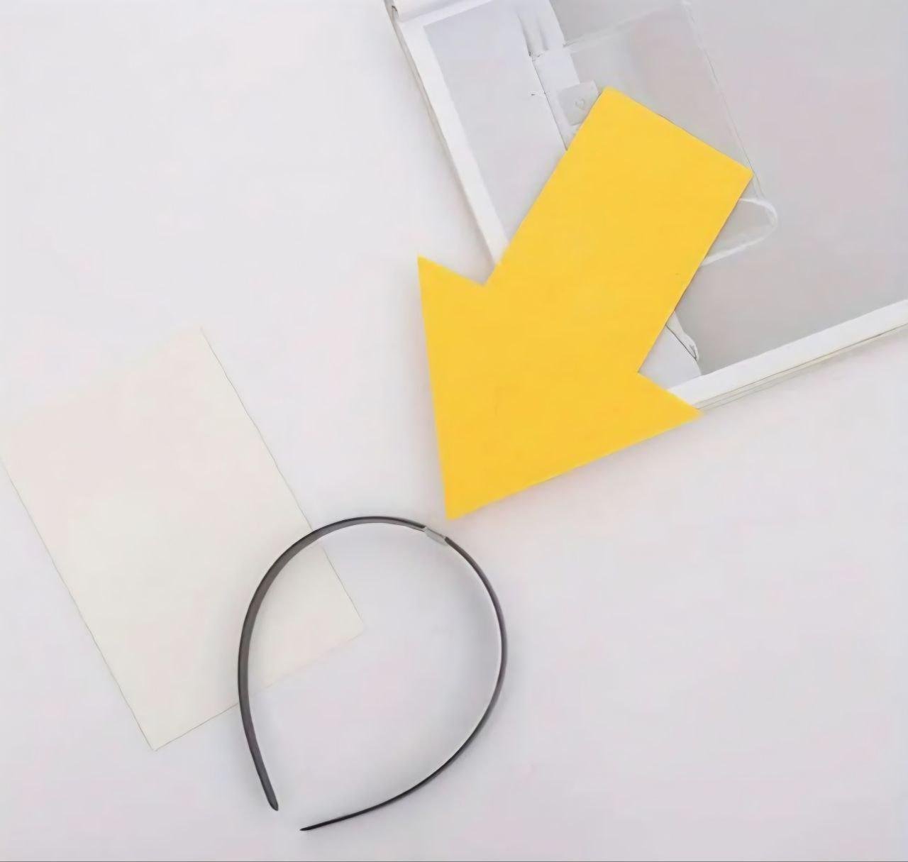 Обруч зі стрілкою для волосся (1904)