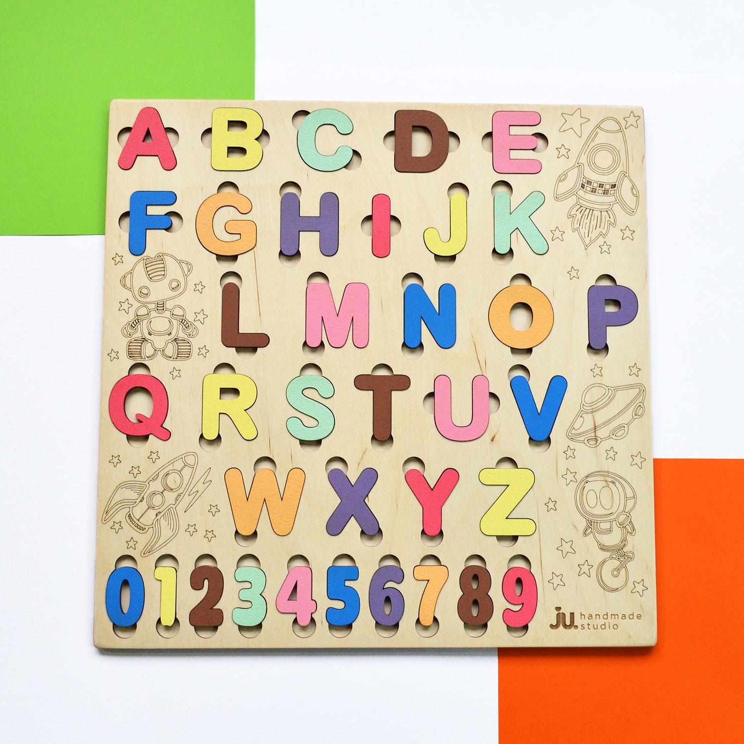 Деревянный разноцветный алфавит пазл Космос анг. 38x38 см
