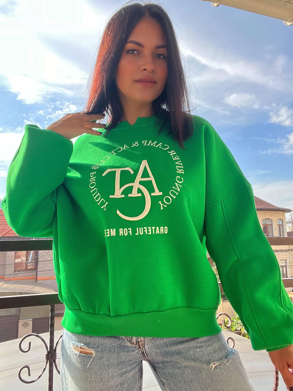 Свитшот женский OLIVIA 2479 широкий утепленный вышивка OS Зеленый (1127) - фото 1