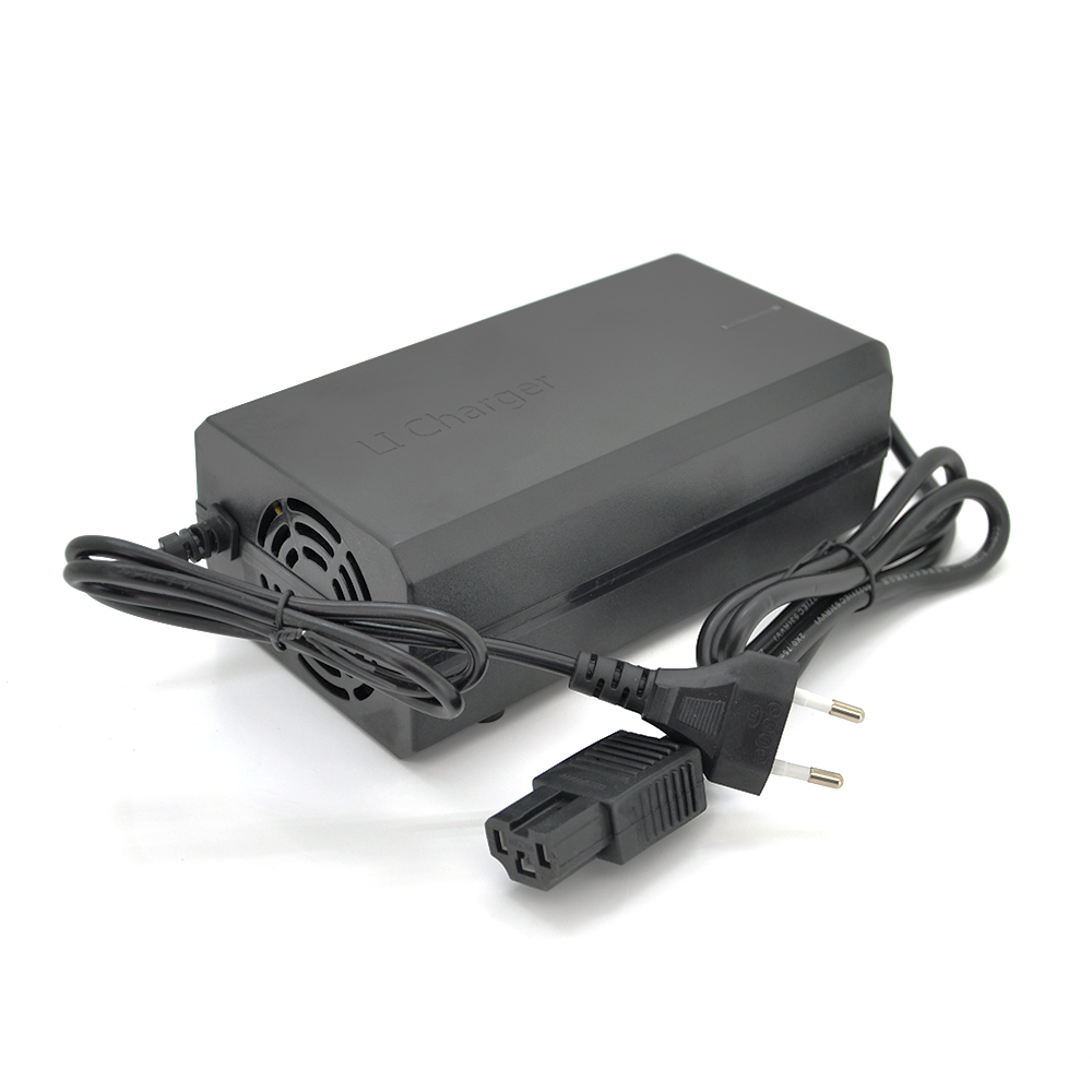 Зарядное устройство Jinyi 12V 10A для аккумуляторов LiFePO4 мотоцикла/катера для быстрой зарядки с индикацией (29908)