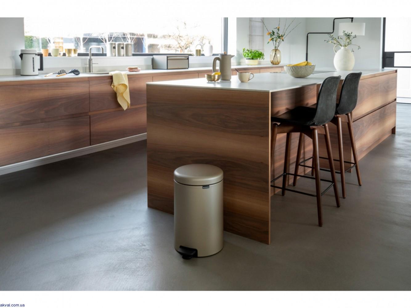 Бак для мусора Brabantia Pedal Bin NewIcon 20 л Бежевый (304460) - фото 8