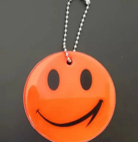 Брелок светоотражающий Смайл 65 мм Оранжево-красный (35220/5) - фото 2