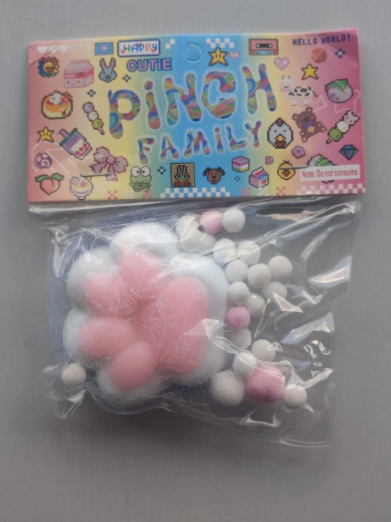 Іграшка антистрес сквіш котяча лапка пухнаста 7х6 см Білий/Рожевий (2801P)