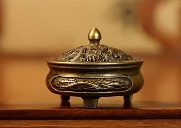 Аромалампа для пахощів металева 3,3х3,9 см (EG4030)