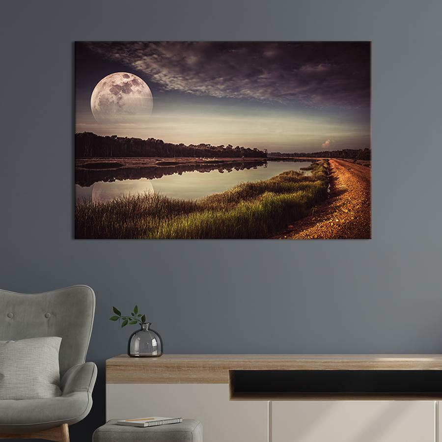Картина на холсте Большая луна над рекой 122x81 см (623-1)