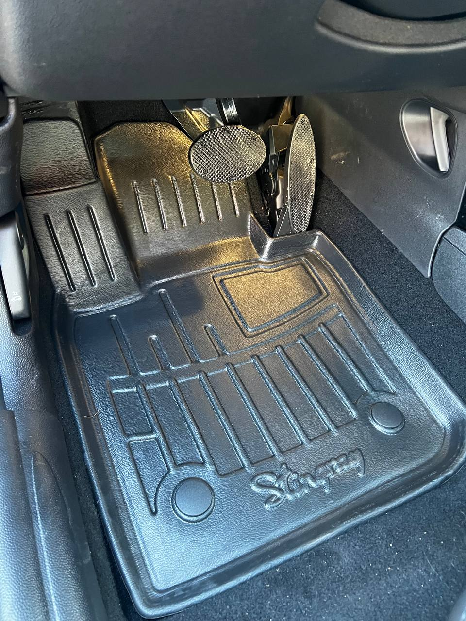 Килимки в салон з бортами Stingray для MINI Cooper III F56 2014-2023 рр. (5032034) Килимки в салон з бортами Stingray для MINI Cooper III F56 2014-2023 рр. (5032034)