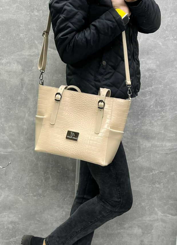 Сумка жіноча через плече з екошкіри велика якісна з принтом для документів Бежевий - фото 8 Сумка жіноча через плече з екошкіри велика якісна з принтом для документів Бежевий - фото 8