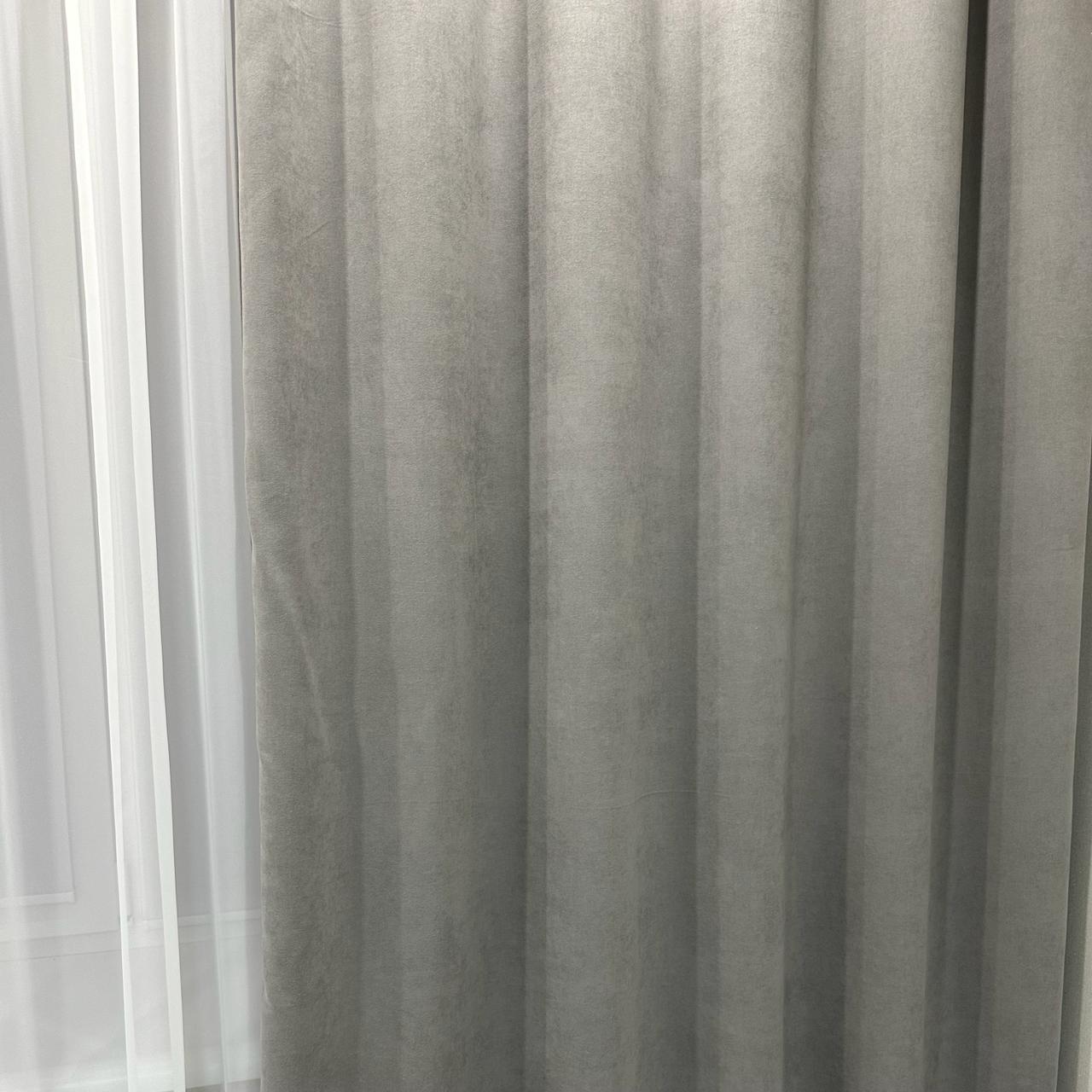 Комплект штор микровелюр 2 шт. 1,5х2,7 м готовые на шторной тесьме 6 см Светло-серый (petek-V163) - фото 9 Комплект штор микровелюр 2 шт. 1,5х2,7 м готовые на шторной тесьме 6 см Светло-серый (petek-V163) - фото 9
