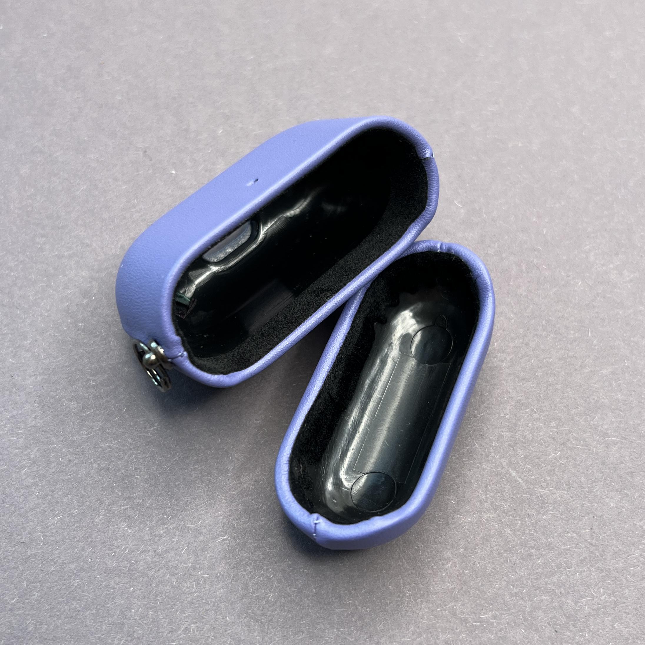 Чехол Leather Nappa для Apple Airpods 3 с карабином противоударный кожаный - фото 2