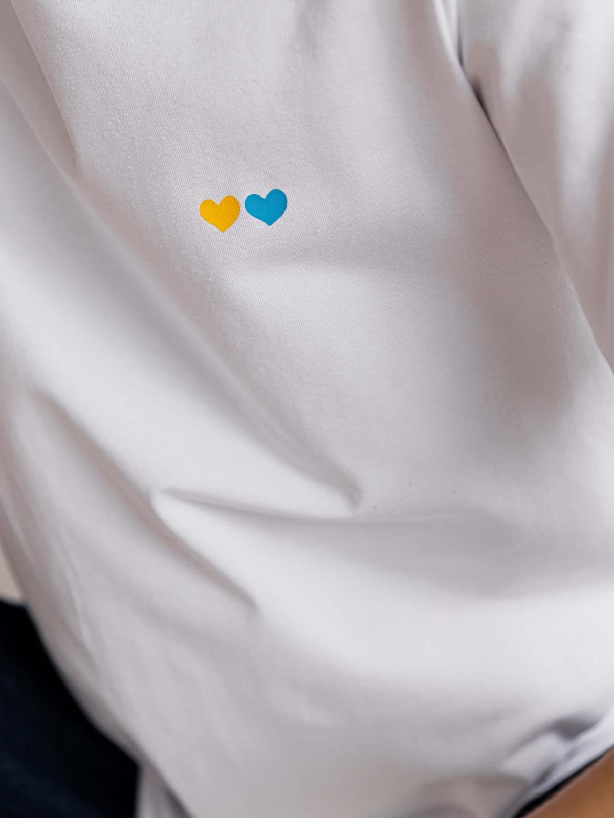 Футболка жіноча жовто-блакитні серця FROMUS M Білий (2540-1) - фото 4 Футболка жіноча жовто-блакитні серця FROMUS M Білий (2540-1) - фото 4