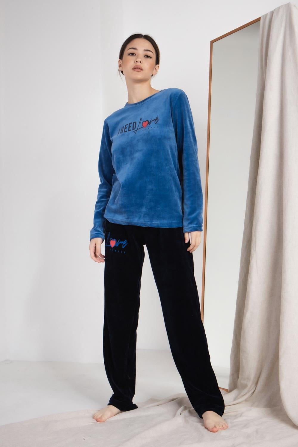 Костюм женский велюровый I need love S Синий (87089) Костюм женский велюровый I need love S Синий (87089)