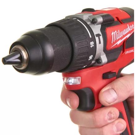 Дрель-шуруповерт аккумуляторный бесщеточный Milwaukee M18 CBLPD-422C 60 Нм - фото 2