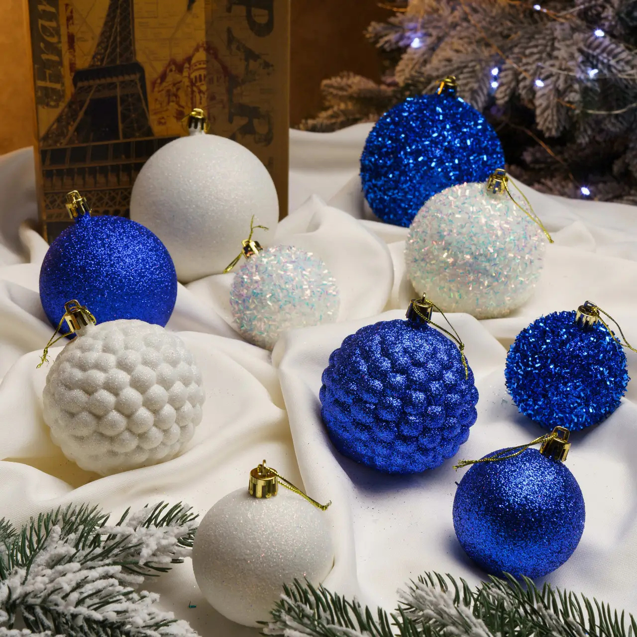 Набор новогодних блестящих украшений Созвездие на елку 40 шаров Белый/Синий (77941532) - фото 2 Набор новогодних блестящих украшений Созвездие на елку 40 шаров Белый/Синий (77941532) - фото 2