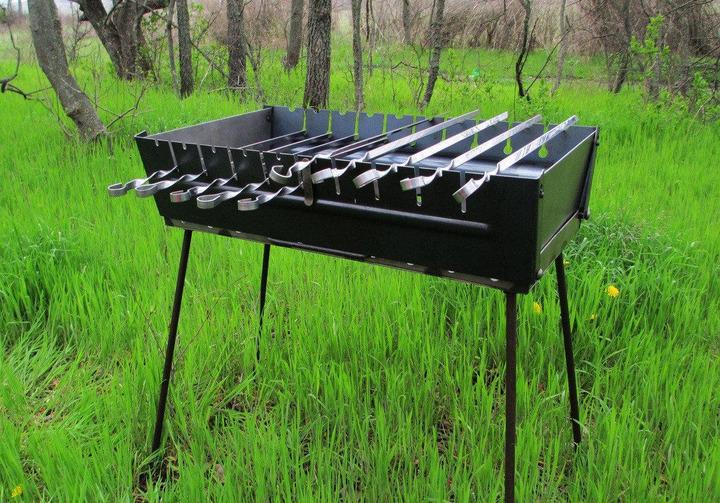 Мангал-чемодан УК-М12 на 12 шампуров 67х27х5 см ножки 65 см Мангал-чемодан УК-М12 на 12 шампуров 67х27х5 см ножки 65 см