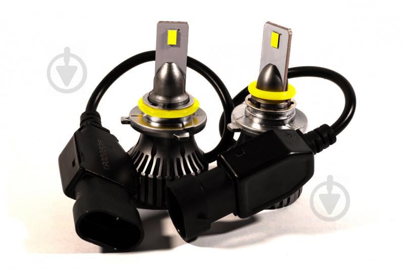 Комплект LED ламп HeadLight F1X HB4 (P22d) 52W 12V 8400Lm с активным охлаждением (увеличенная светоотдача) Комплект LED ламп HeadLight F1X HB4 (P22d) 52W 12V 8400Lm с активным охлаждением (увеличенная светоотдача)