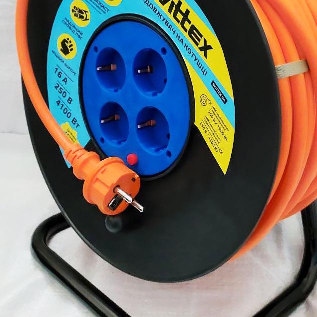 Удлинитель на катушке SVITTEX с заземлением и термозащитой 50 м 3х2,5 мм2 4100 Вт 16А 250 В (SV-0370-O) - фото 4 Удлинитель на катушке SVITTEX с заземлением и термозащитой 50 м 3х2,5 мм2 4100 Вт 16А 250 В (SV-0370-O) - фото 4