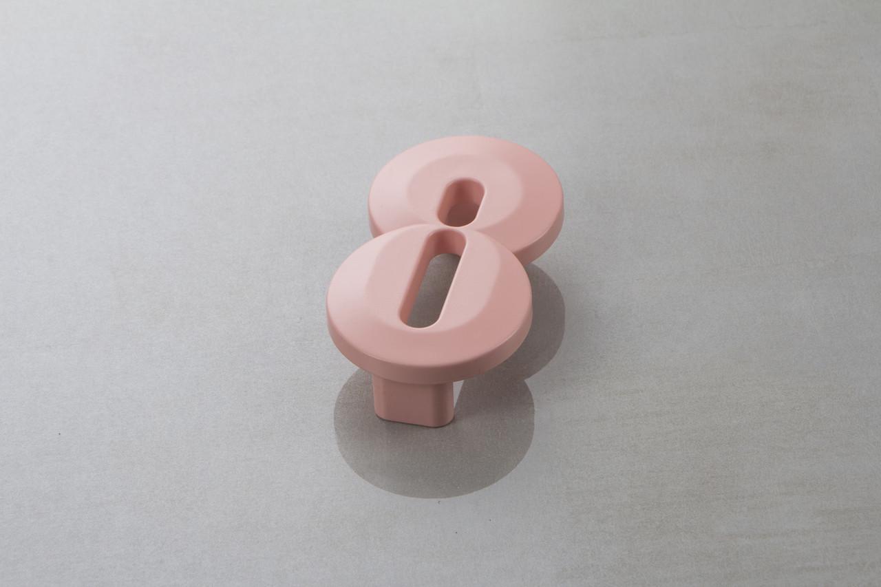 Меблева ручка Poliplast цифра вісімка РП-8 Рожевий глянцевий (16415) - фото 1 Меблева ручка Poliplast цифра вісімка РП-8 Рожевий глянцевий (16415) - фото 1