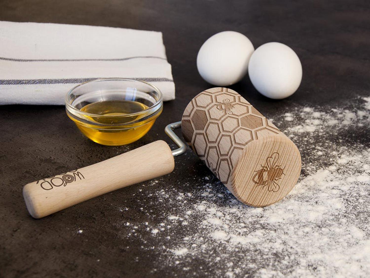 Ролик для теста WoodPresentStudio с узором Соты