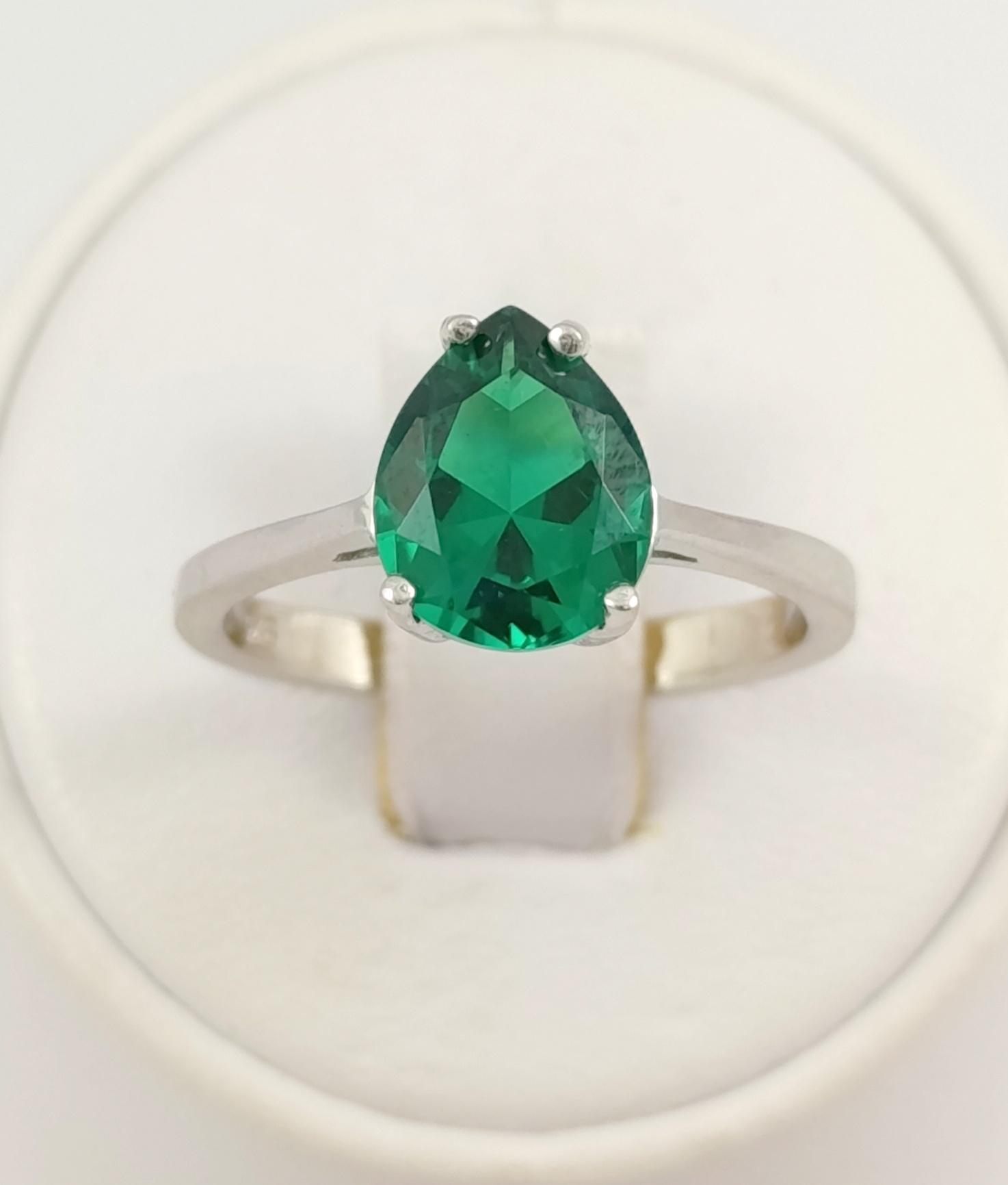 Кольцо серебряное с изумрудом Nano р. 18 (КТ349/с-ізн-18)