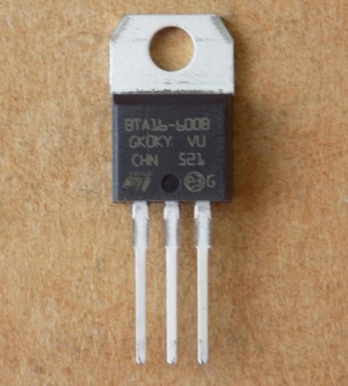 Симмистор ST BTA16-600B BTA16-600BW 16A/600V/50mA/ТО220 (49058) Симмистор ST BTA16-600B BTA16-600BW 16A/600V/50mA/ТО220 (49058)