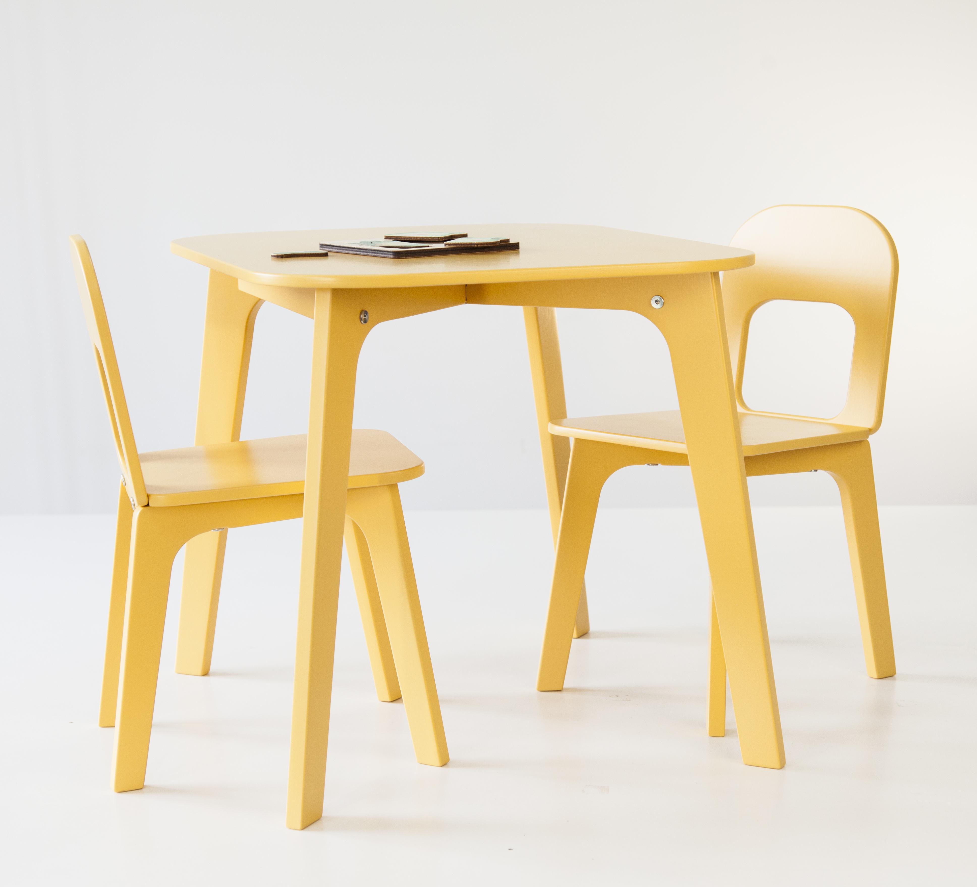 Детский столик и два стульчика Tatoy для детей 4-7 лет Желтый
