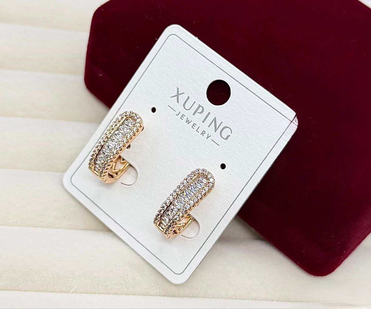 Серьги Xuping гипоаллергенное медицинское золото полукольца с дорожкой камней украшение для ежедневного образа (2906505674)