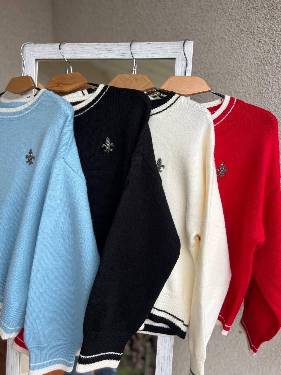 Свитер женский A-N 6101 широкий украшение вензель впереди с камнями OS Черный (2918) - фото 9 Свитер женский A-N 6101 широкий украшение вензель впереди с камнями OS Черный (2918) - фото 9