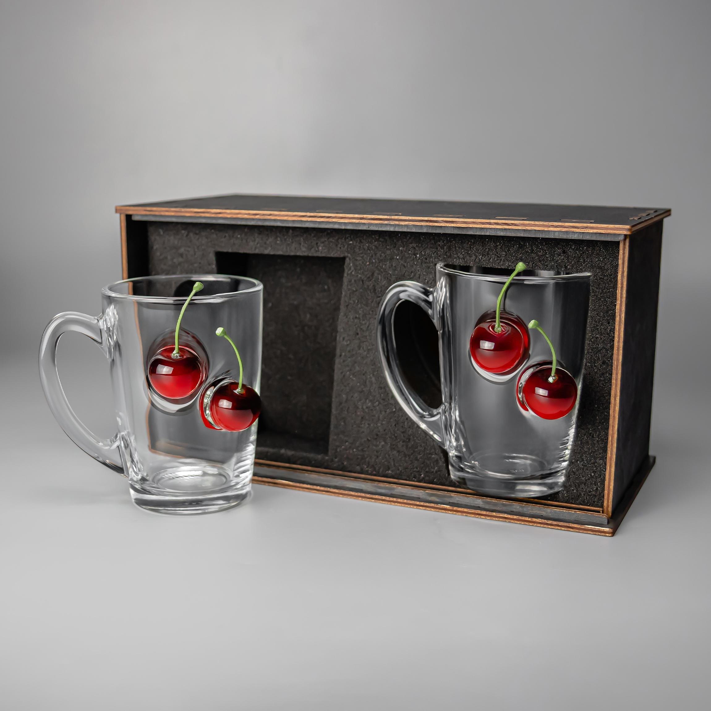 Набор на 2 чашки с вишнями (26294525)