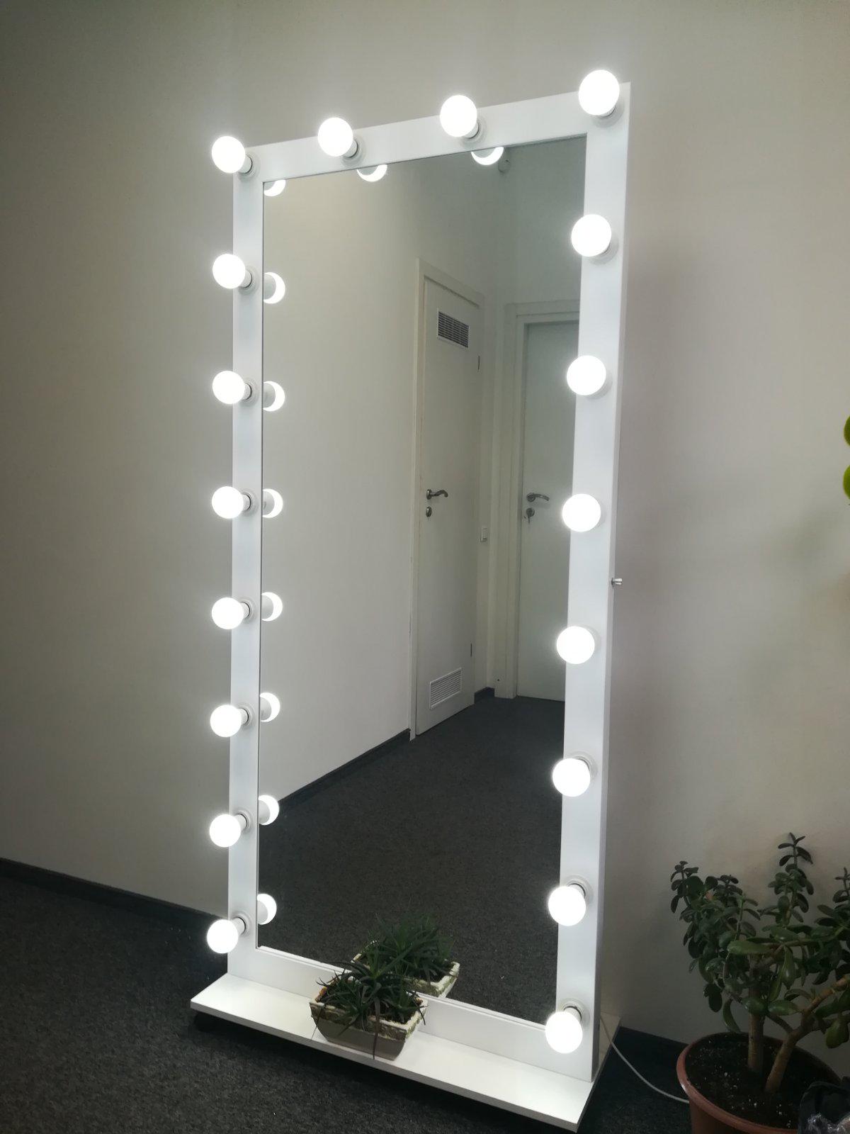 Зеркало напольное Miraline с ножкой на колесах 180х90 см