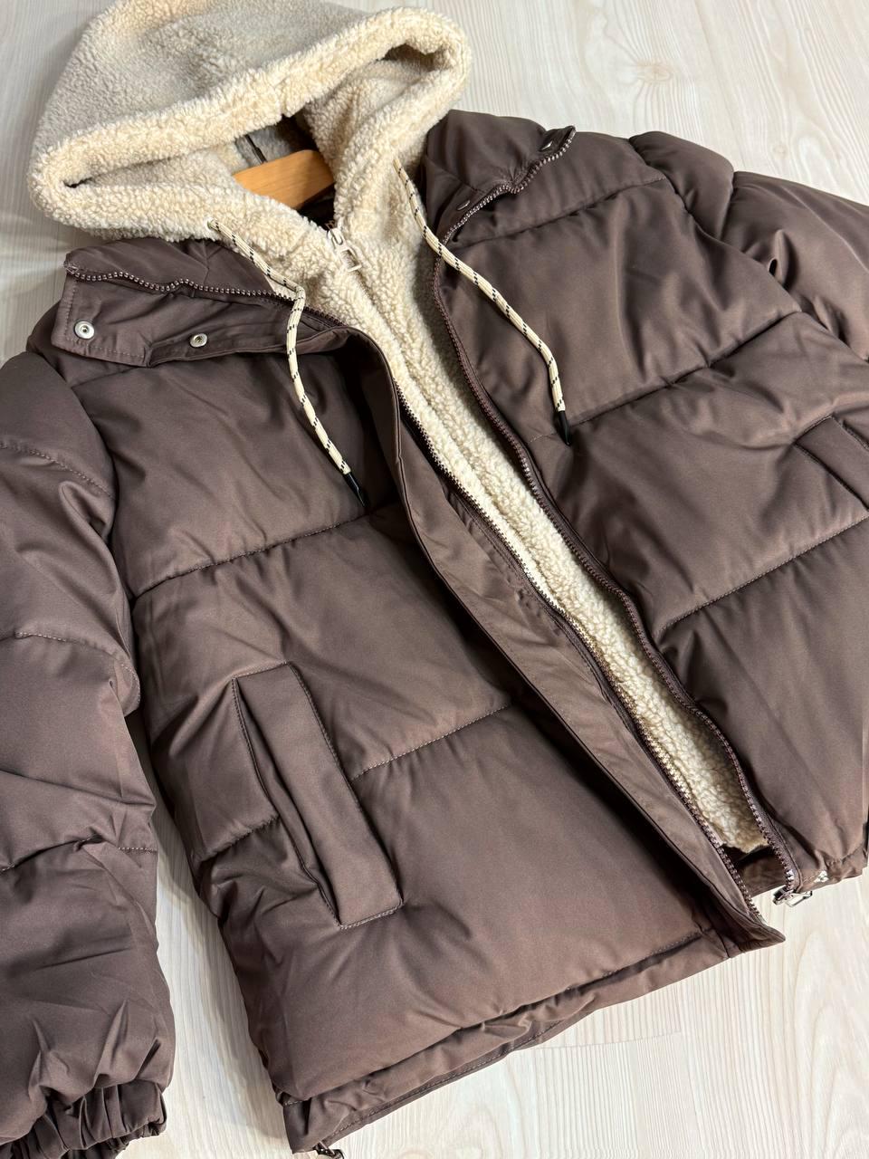 Куртка жіноча LADY YEP 8096 оверсайз з капюшоном і хутром тедді р. 44 Коричневий (4796) - фото 2