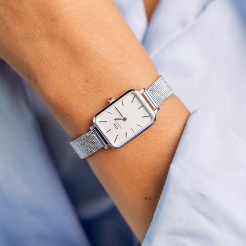 Наручний годинник Daniel Wellington кварцевий D 26 мм (11782362) - фото 2 Наручний годинник Daniel Wellington кварцевий D 26 мм (11782362) - фото 2