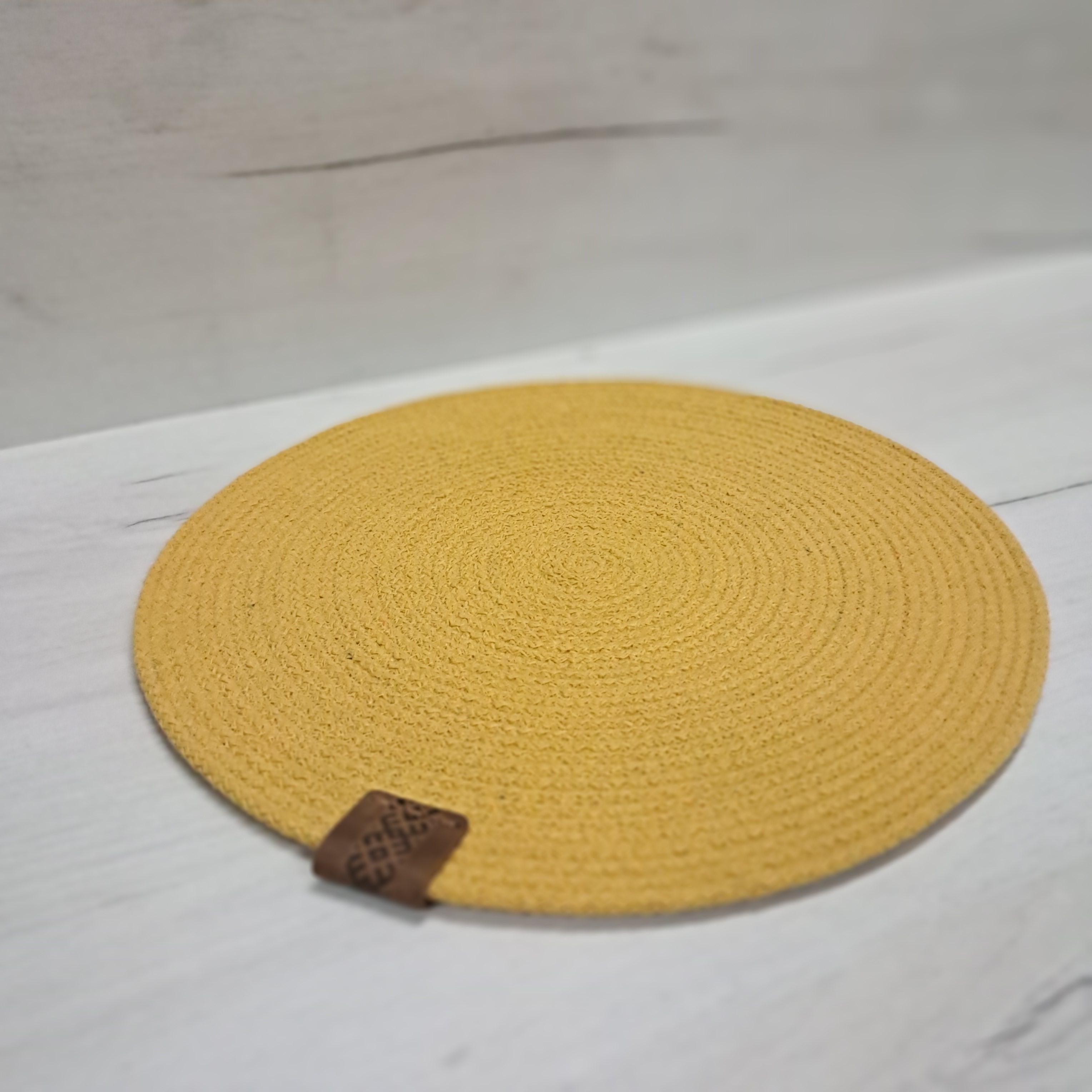 Плейсмат из джута и хлопкового шнура под горячее Желтый (22813759) - фото 1 Плейсмат из джута и хлопкового шнура под горячее Желтый (22813759) - фото 1