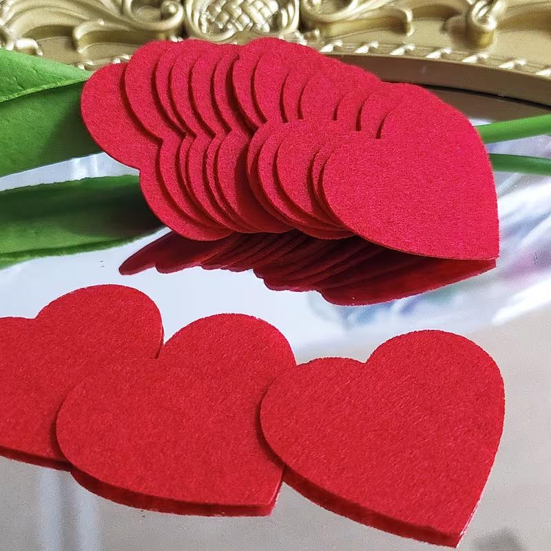 Набір фігурок фетрових Серця для рукоділля та декору 50 шт. 5 см Червоний