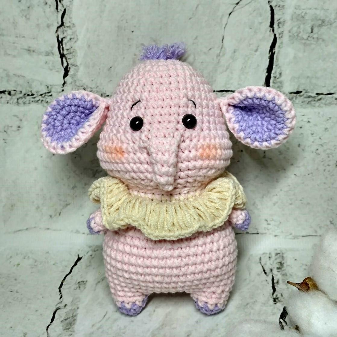 М'яка в'язана іграшка ручної роботи Слоненя 14 см Рожевий (202-80-6)