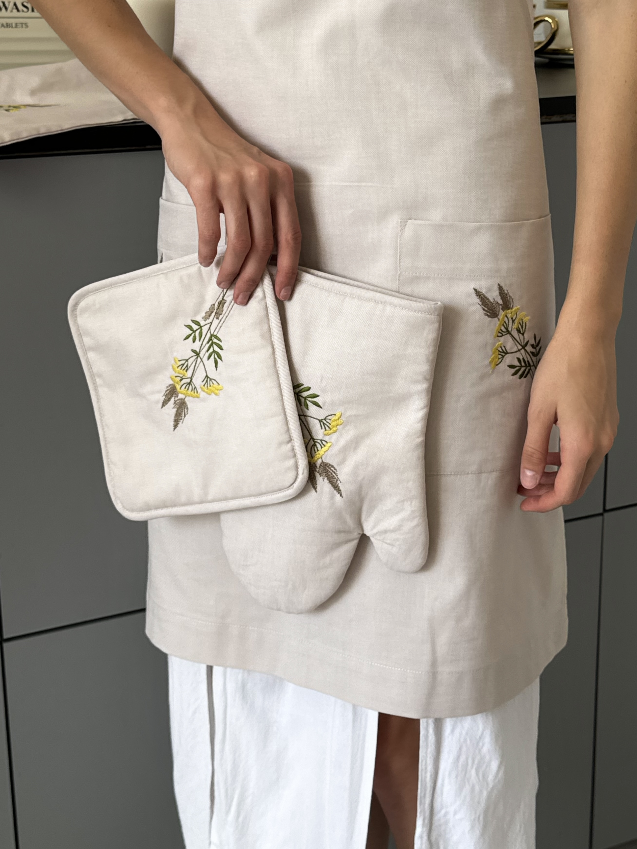 Набор хлопковый фартук/рукавица с прихваткой с вышивкой Пижма (29902212)