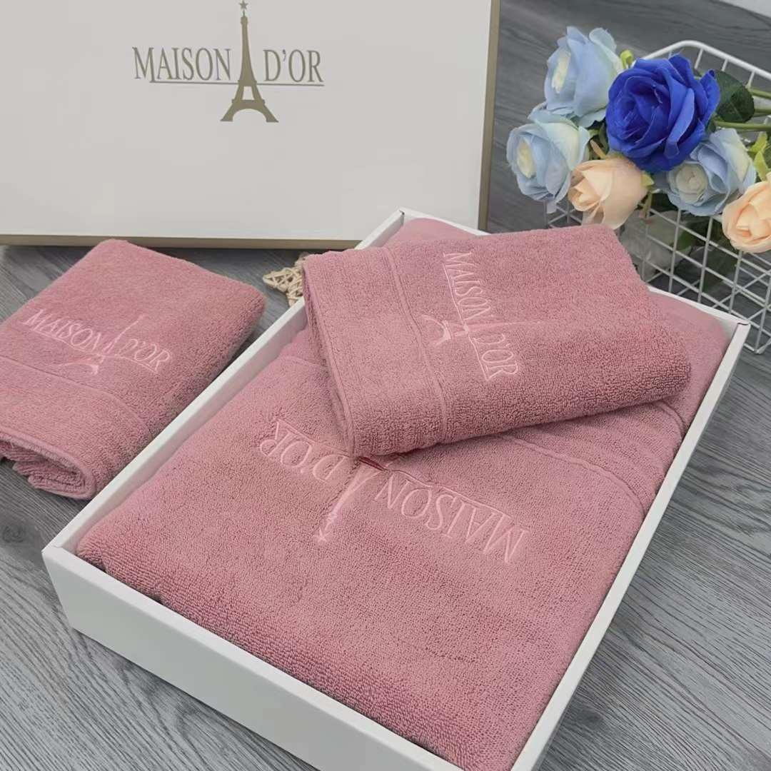 Набор из трех полотенец розовый (70646)