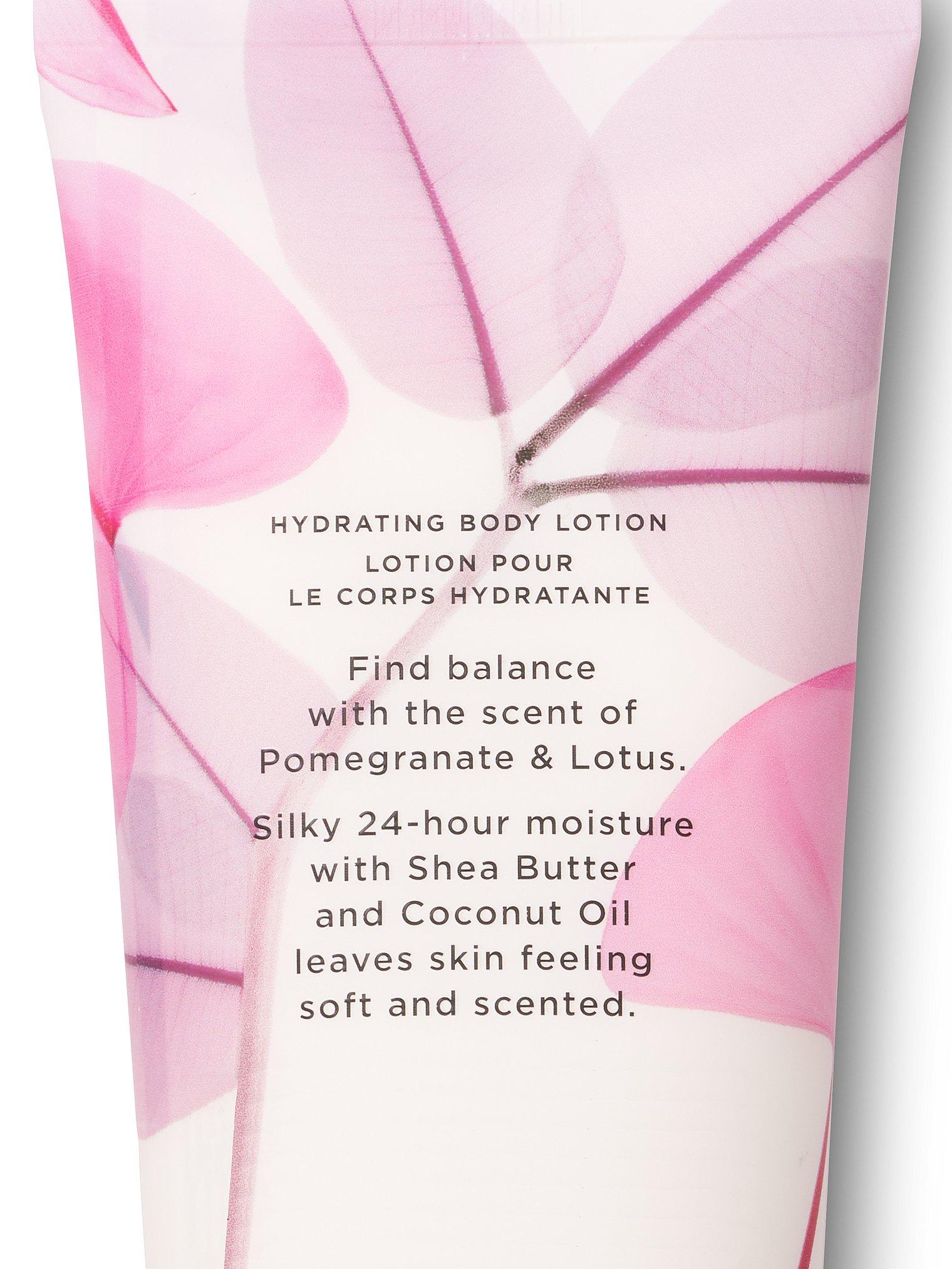 Лосьон для тела Victoria's Secret Natural Beauty Hydrating Body Lotion Pomegranate&Lotus 236 мл - фото 2 Лосьон для тела Victoria's Secret Natural Beauty Hydrating Body Lotion Pomegranate&Lotus 236 мл - фото 2