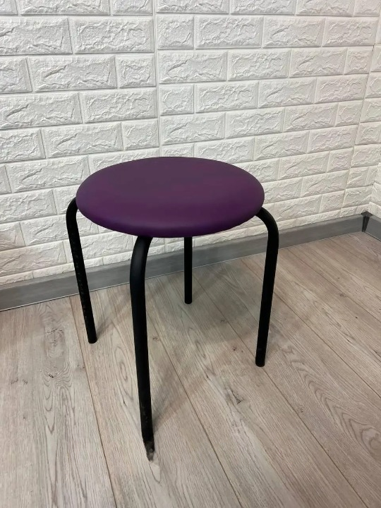 Табурет кухонний Чіко металевий з м'яким сидінням 35х45 см Фіолетовий/Чорний (28373932)