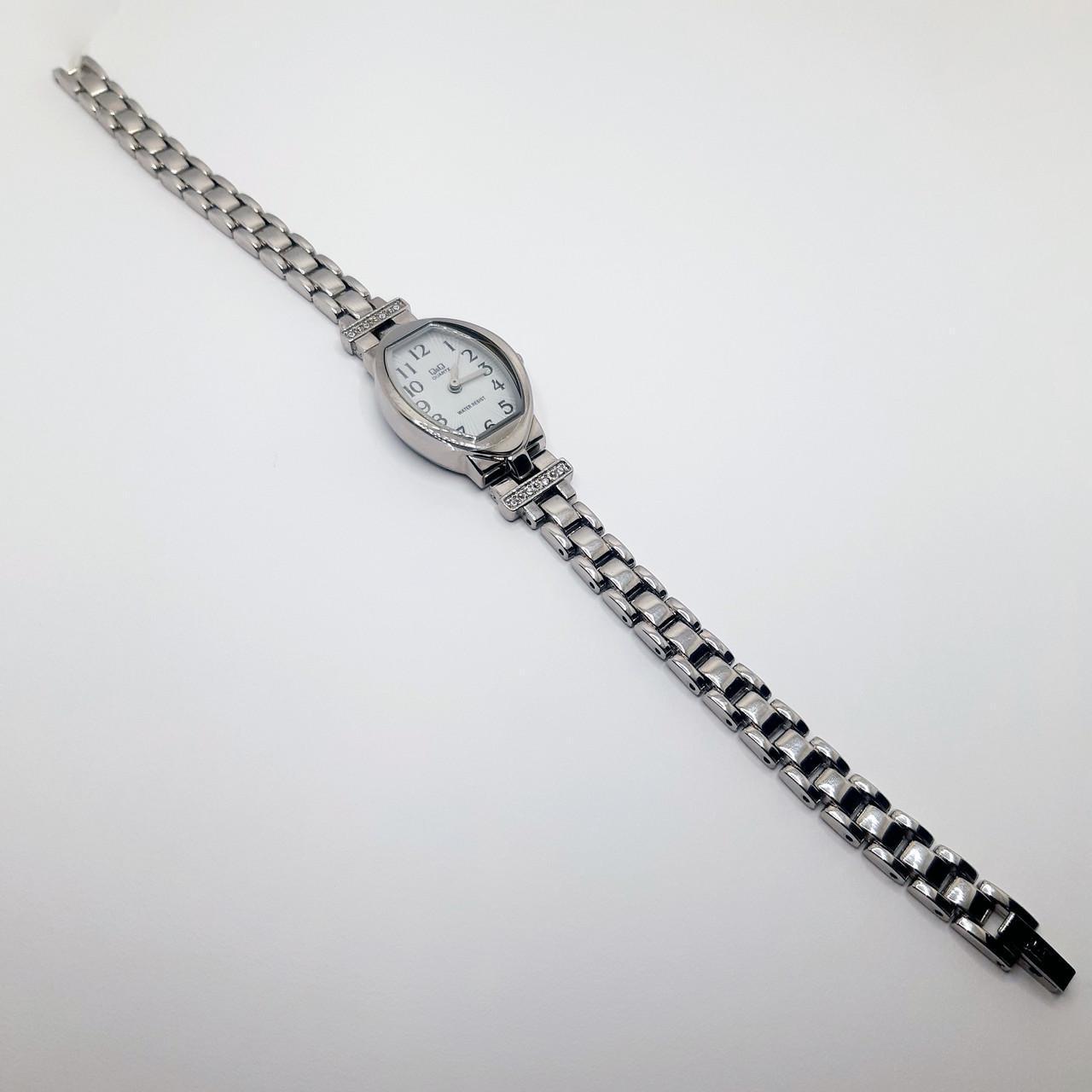 Наручные часы Q&Q женские кварцевые металлический ремешок (F149-214) - фото 5 Наручные часы Q&Q женские кварцевые металлический ремешок (F149-214) - фото 5