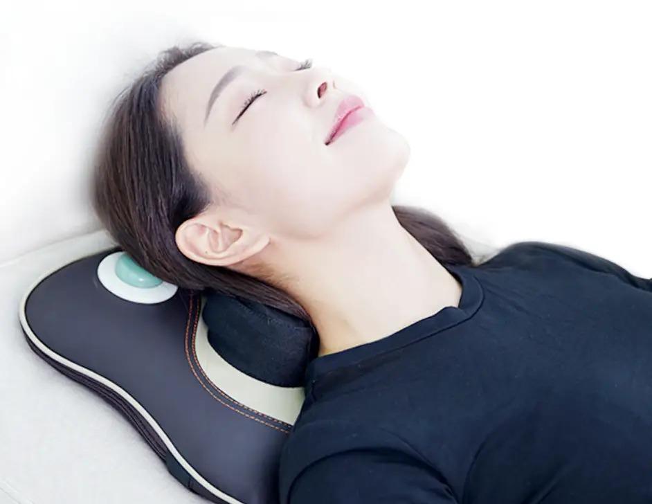 Роликова масажна подушка 3в1 6 масажних роликів Massage New Pillow з Підігрівом та режимом магнітотерапії для шиї та тіла (10162) - фото 2
