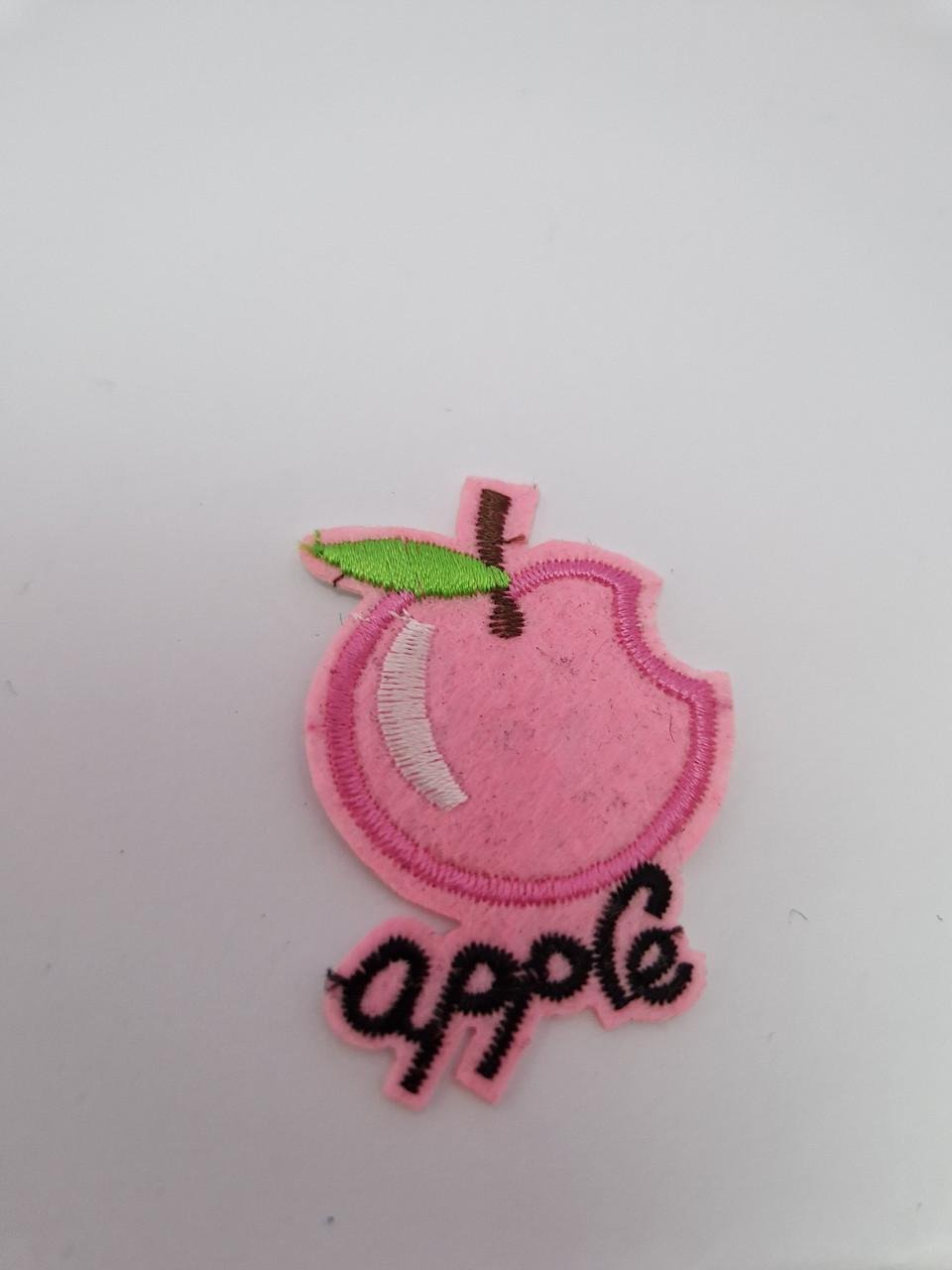 Нашивка термонаклейка яблоко текстильная вышитая 5,5x3,8 см Розовый (2012149586)